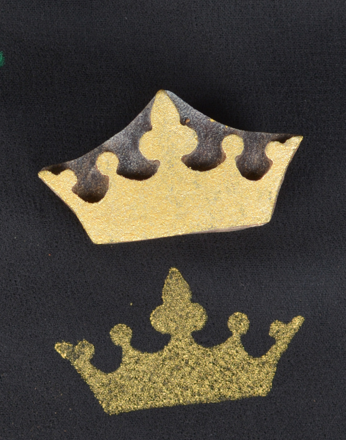 374 Wooden Stamp Blocks Crown Shape