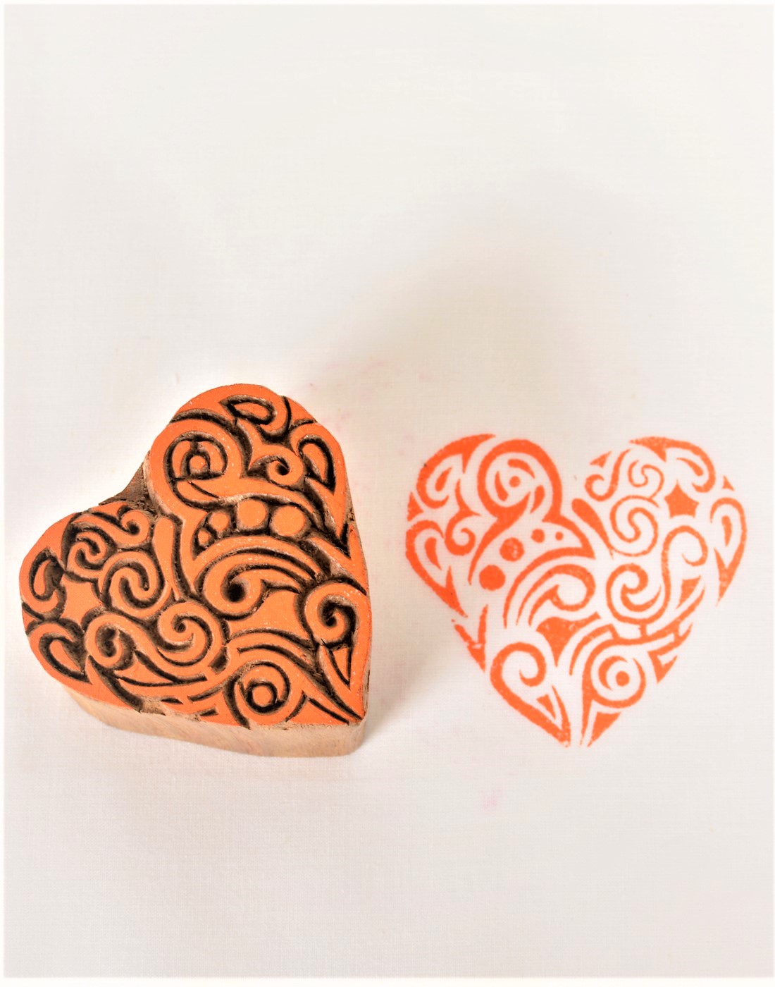 632 Wooden Block Painting Heart Shape